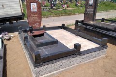 ustanovka-pamyatnika-vertikalnogo-2