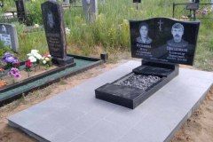 ustanovka-pamyatnika-gorizontalnogo-na-dvoih-2